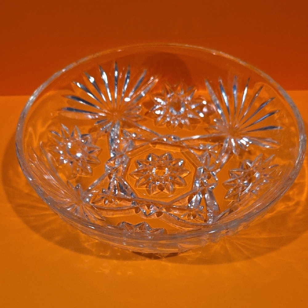 (J30) Clear Glass Decorative Bowl
